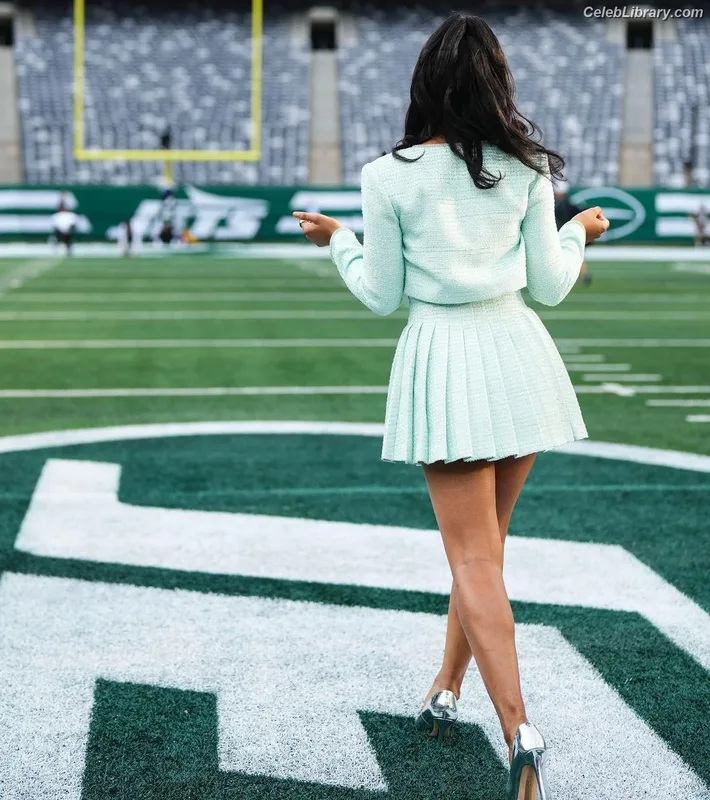 Taylor Rooks photo 11 of 402