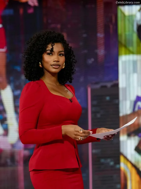 Taylor Rooks photo 7 of 402