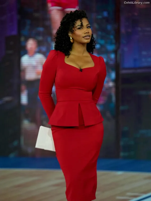 Taylor Rooks photo 9 of 402