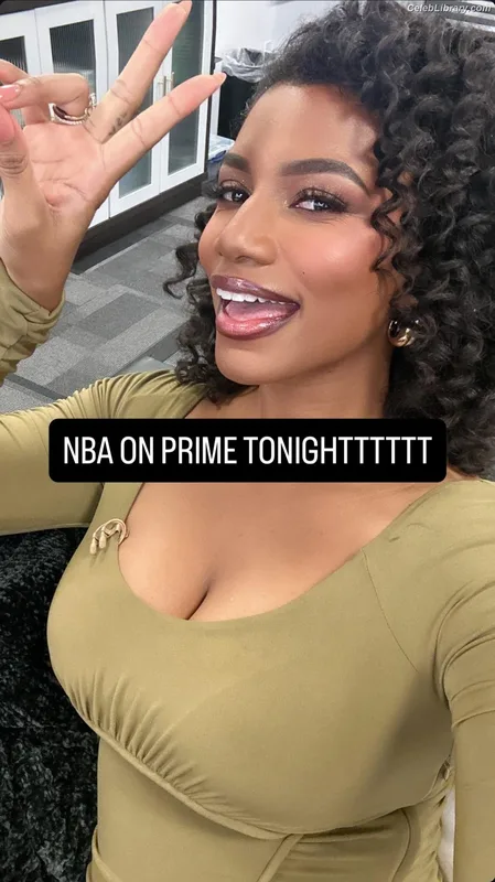 Taylor Rooks photo 11 of 402