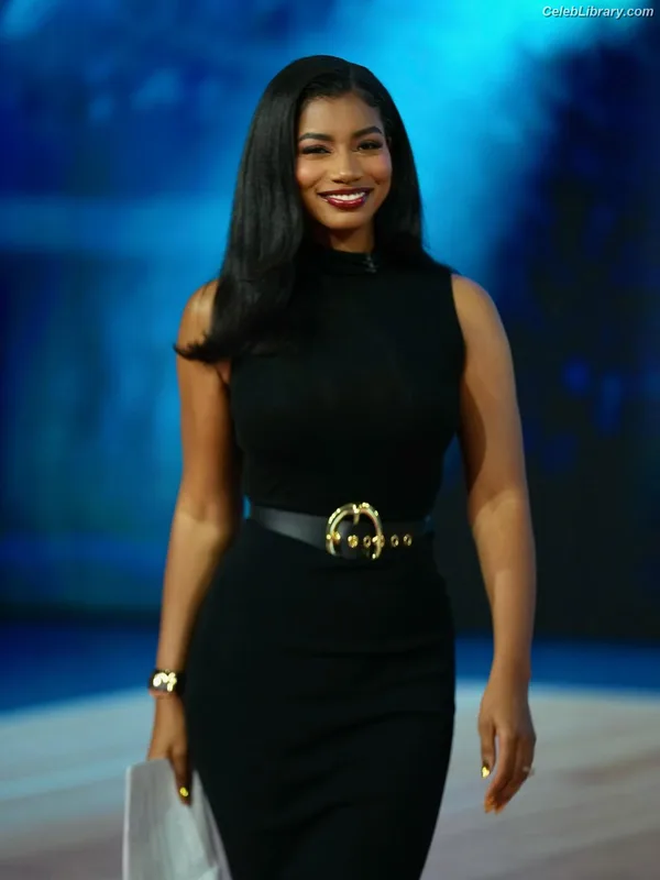 Taylor Rooks photo 10 of 402