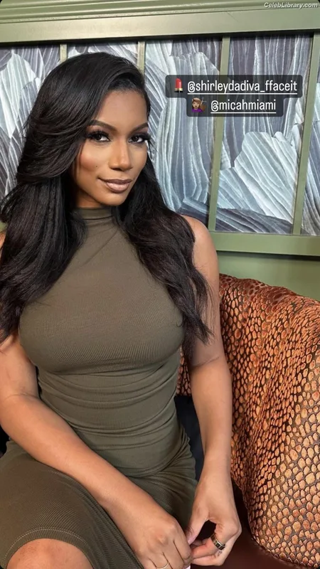 Taylor Rooks photo 16 of 402