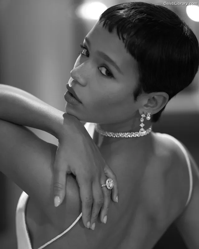 Taylor Russell photo 23 of 264