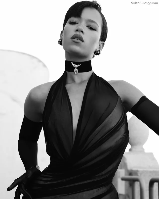 Taylor Russell photo 1 of 264