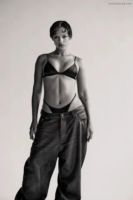 Taylor Russell photo 15 of 264