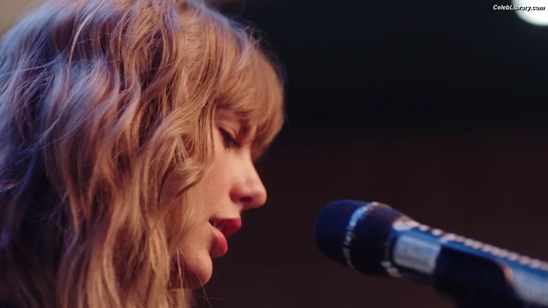 Taylor Swift photo 24 of 4190