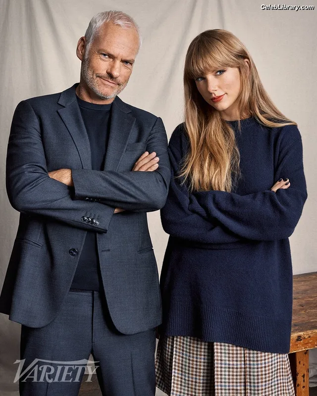 Taylor Swift photo 23 of 4190