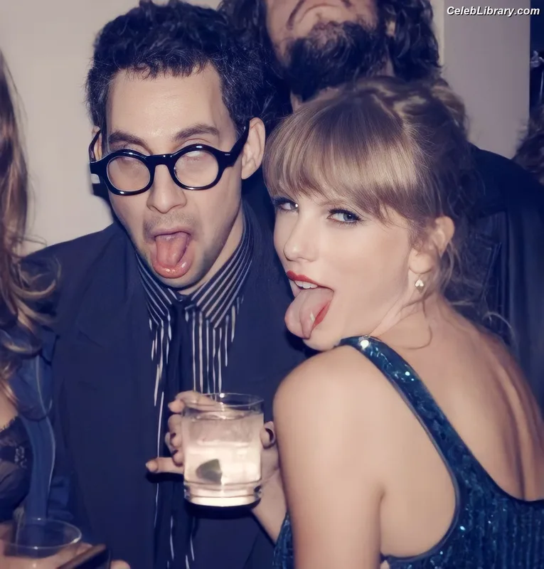 Taylor Swift photo 15 of 4190