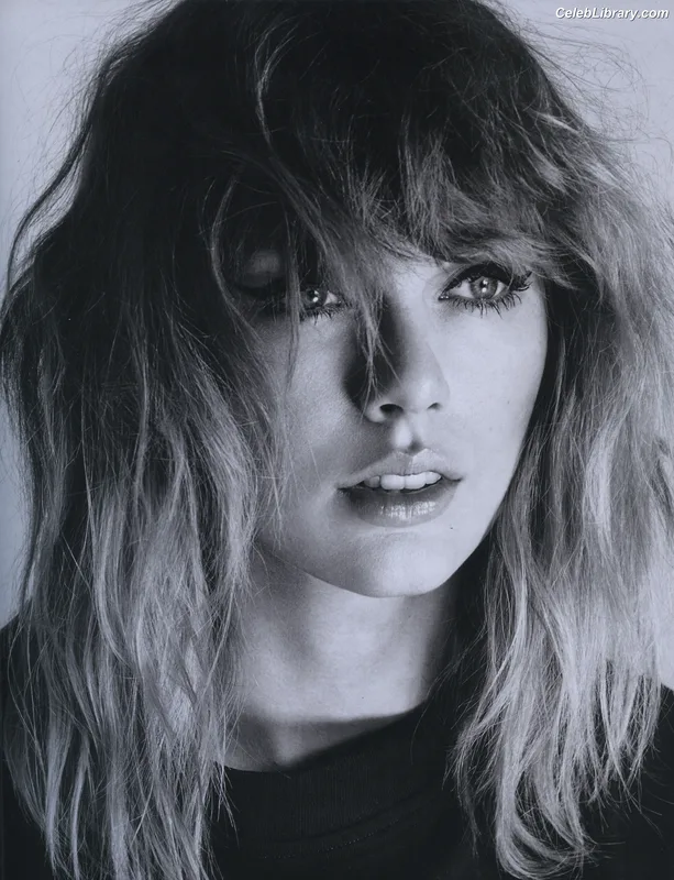 Taylor Swift photo 21 of 4190