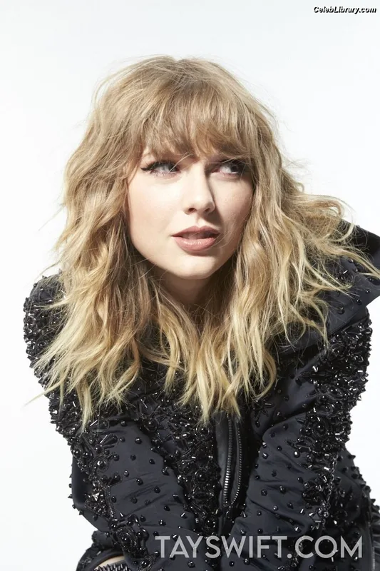 Taylor Swift photo 8 of 4190
