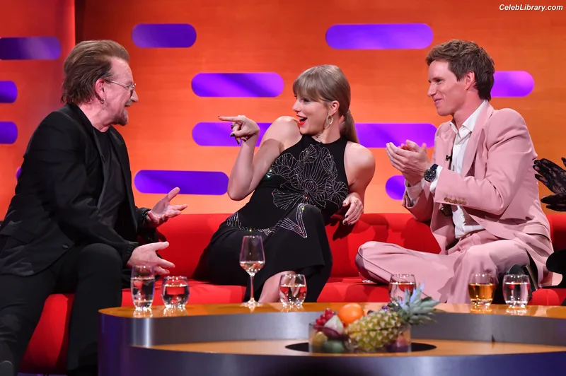 Taylor Swift photo 1 of 4190