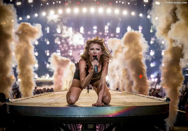 Taylor Swift photo 19 of 4190
