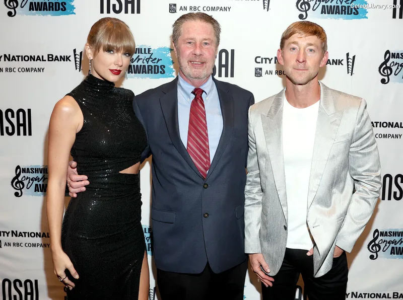 Taylor Swift photo 6 of 4190