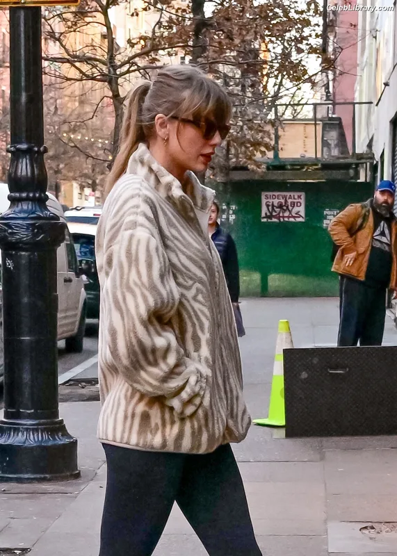 Taylor Swift photo 19 of 4190
