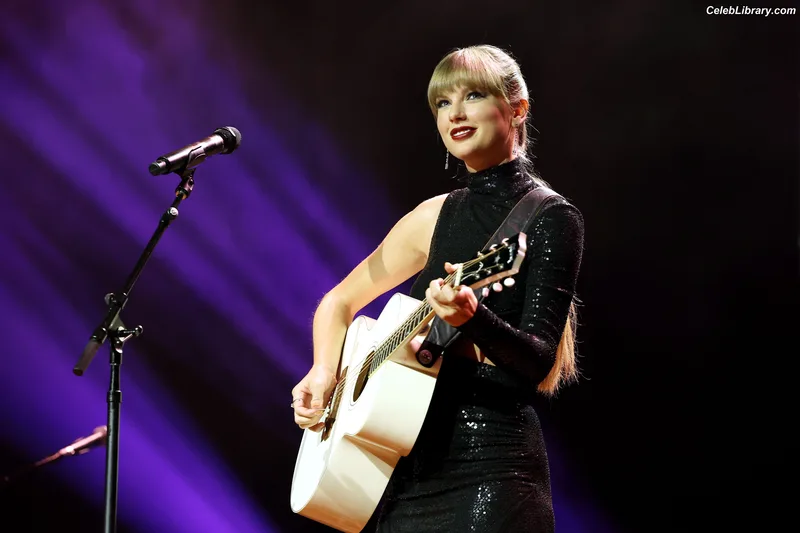 Taylor Swift photo 21 of 4190