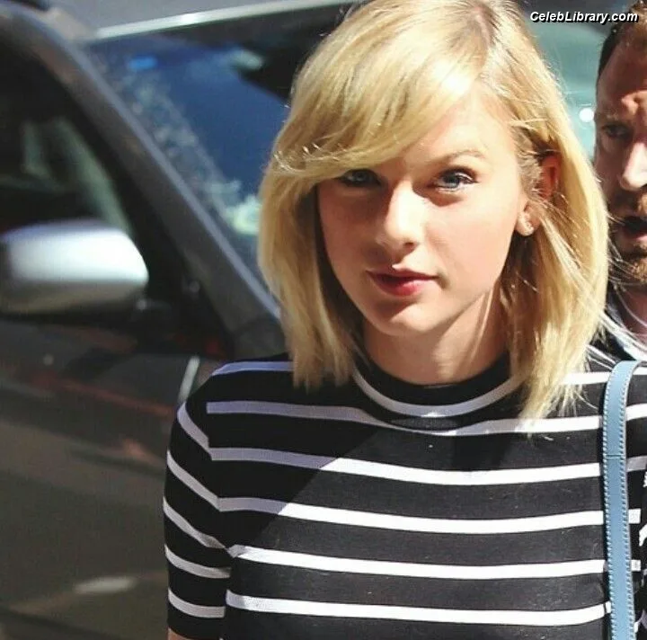 Taylor Swift photo 22 of 4190