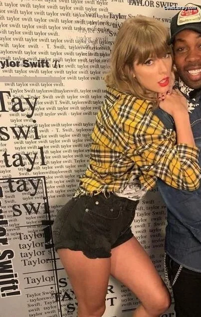 Taylor Swift photo 1 of 4190