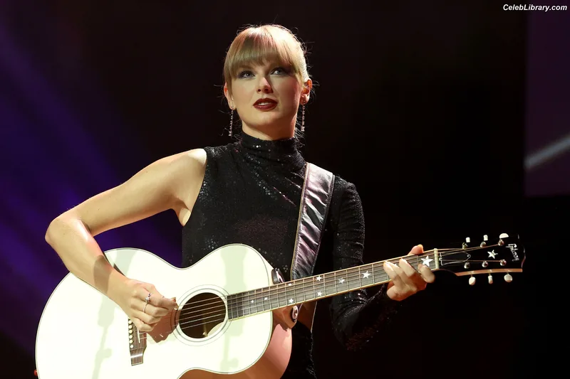 Taylor Swift photo 11 of 4190