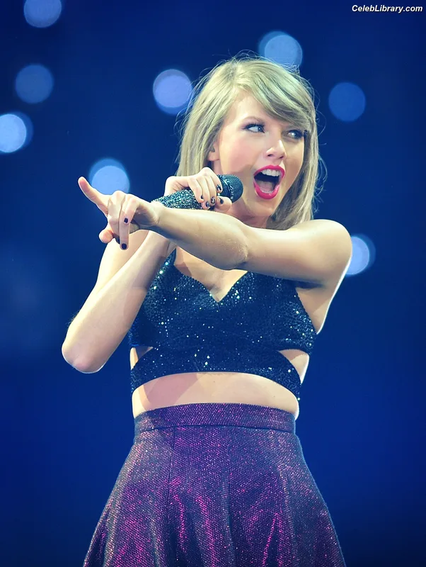 Taylor Swift photo 23 of 4190
