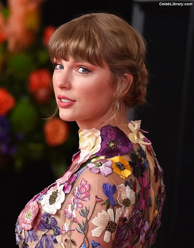 Taylor Swift photo 5 of 4190