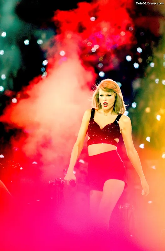 Taylor Swift photo 22 of 4190