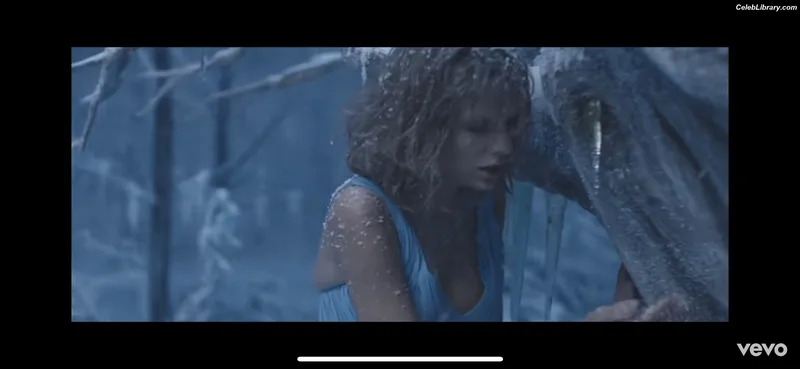 Taylor Swift photo 6 of 4190