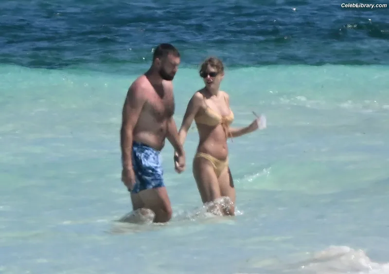 Taylor Swift photo 10 of 4190