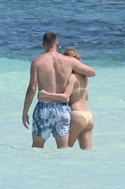 Taylor Swift photo 11 of 4190