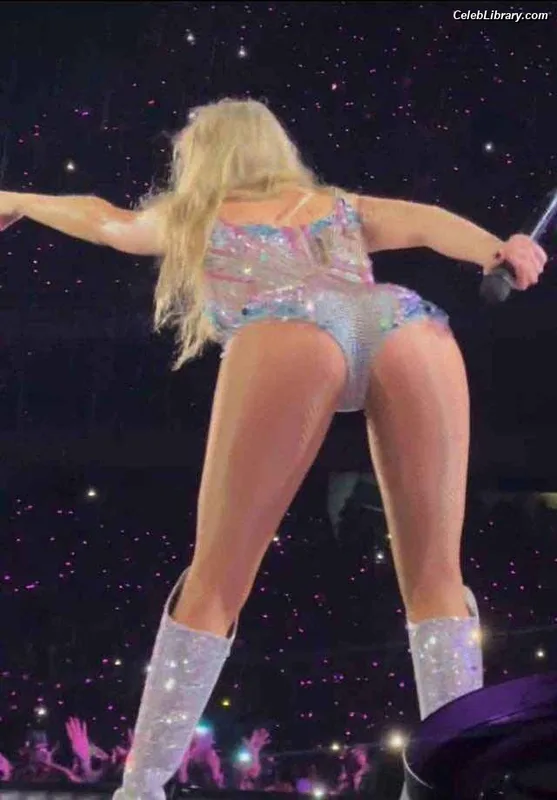Taylor Swift photo 18 of 4190