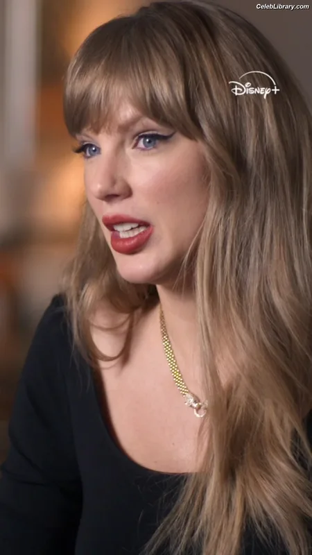 Taylor Swift photo 1 of 4190