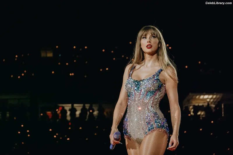 Taylor Swift photo 20 of 4190