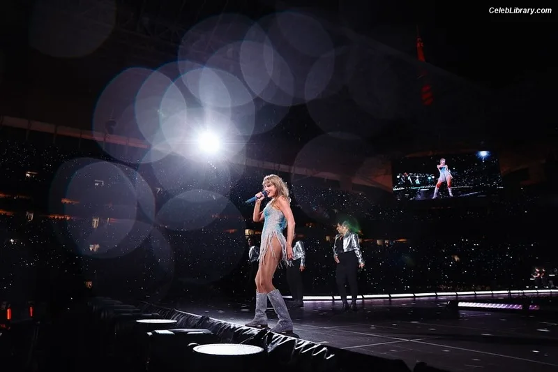 Taylor Swift photo 19 of 4190