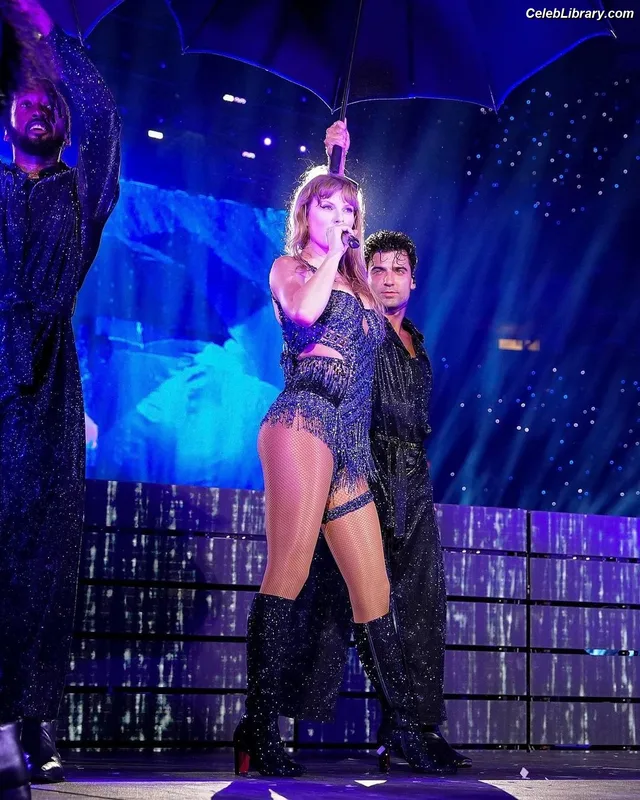 Taylor Swift photo 22 of 4190