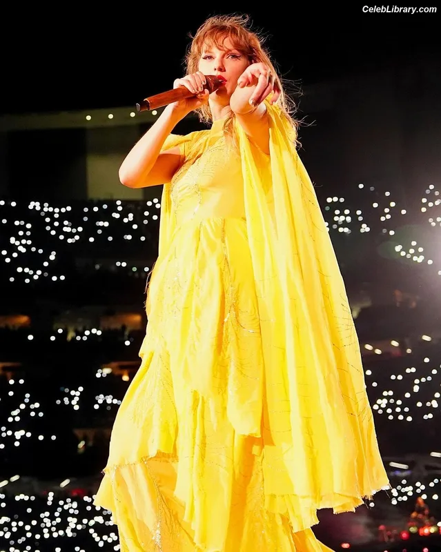 Taylor Swift photo 6 of 4190