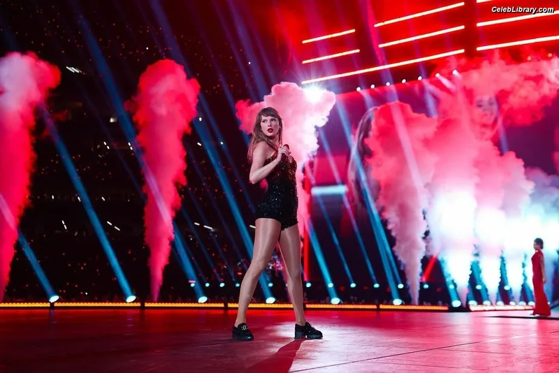Taylor Swift photo 4 of 4190