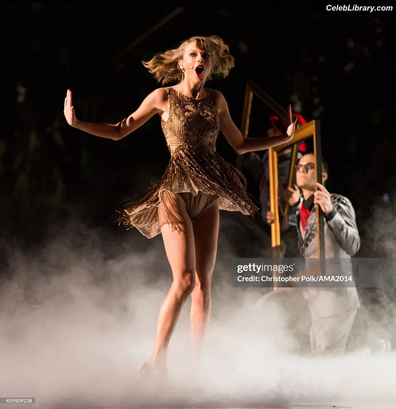 Taylor Swift photo 7 of 4190