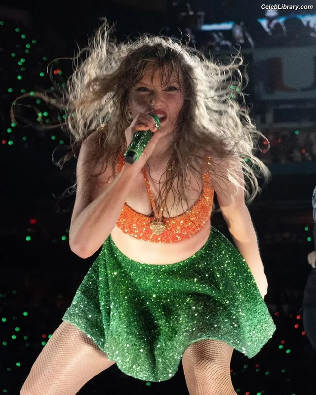 Taylor Swift photo 6 of 4190