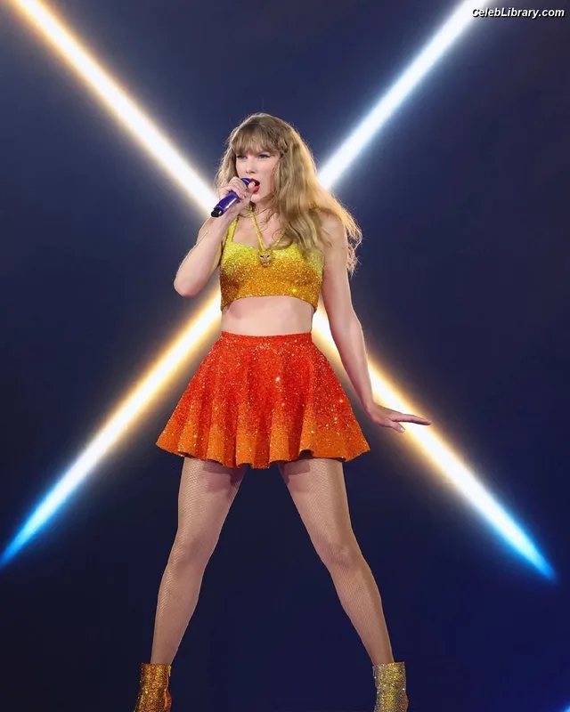 Taylor Swift photo 9 of 4190