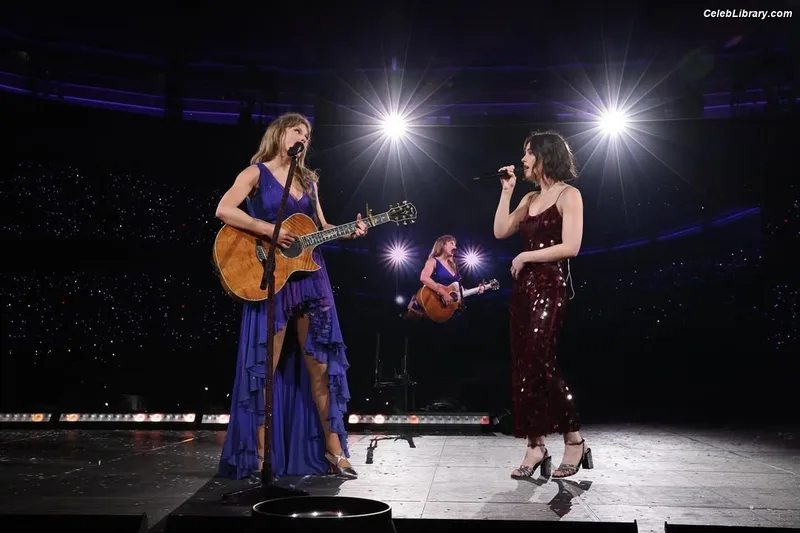 Taylor Swift photo 11 of 4190