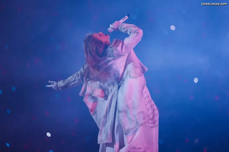 Taylor Swift photo 22 of 4190