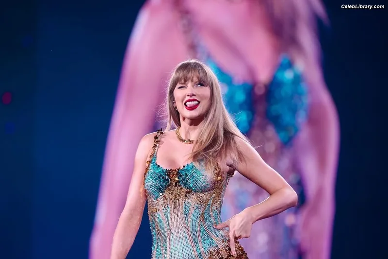 Taylor Swift photo 13 of 4190