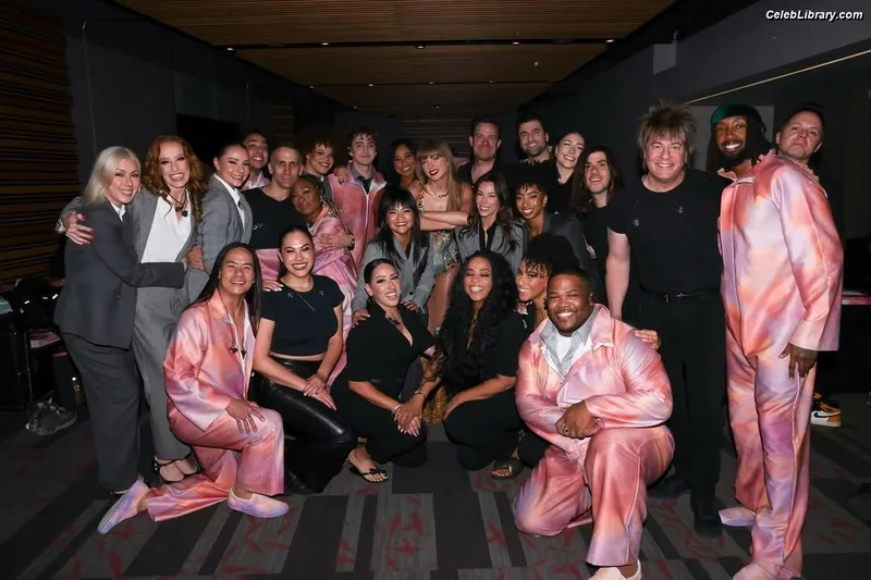 Taylor Swift photo 3 of 4190