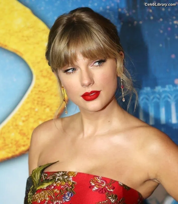 Taylor Swift photo 15 of 4190