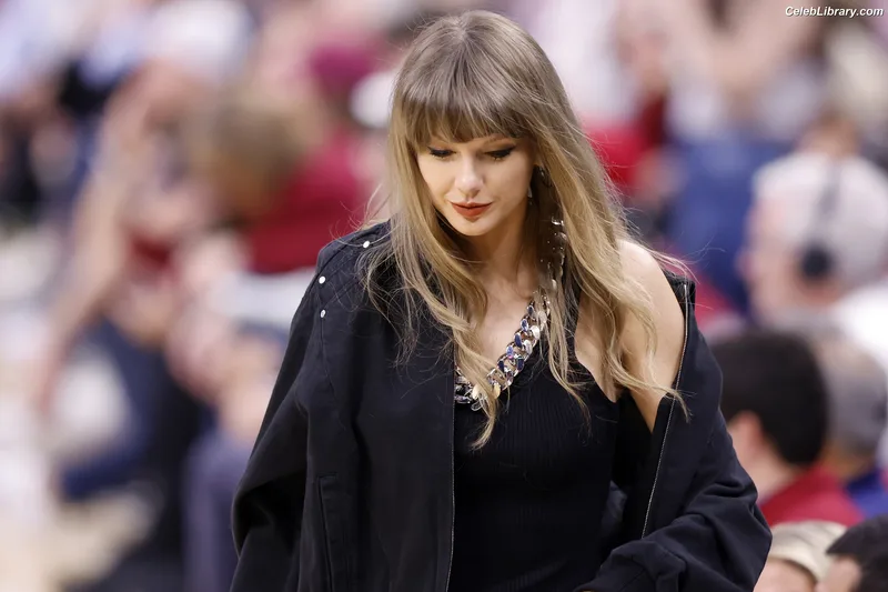 Taylor Swift photo 24 of 4190