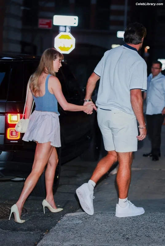 Taylor Swift photo 19 of 4190