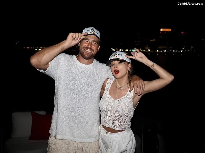 Taylor Swift photo 16 of 4190