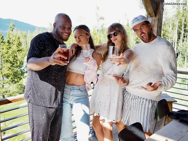 Taylor Swift photo 20 of 4190