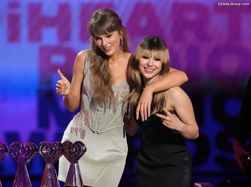 Taylor Swift photo 10 of 4190