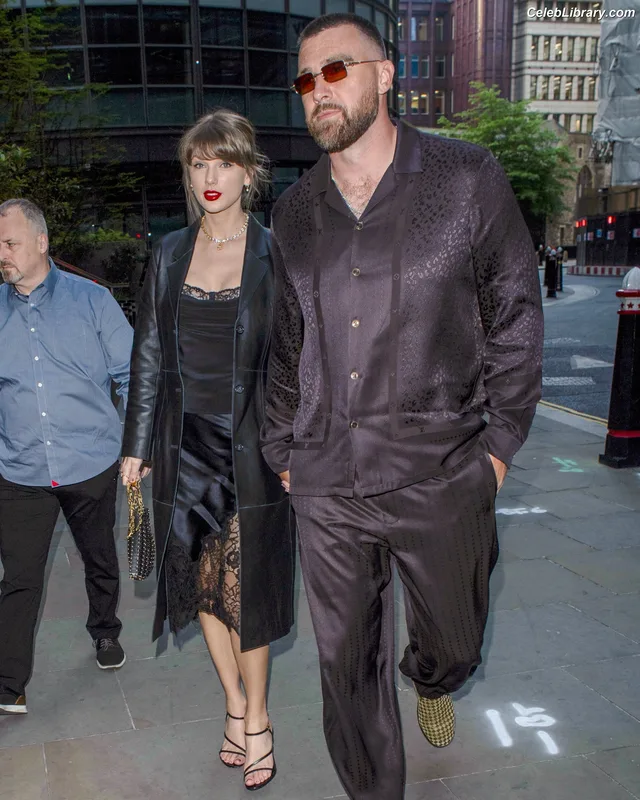 Taylor Swift photo 19 of 4190