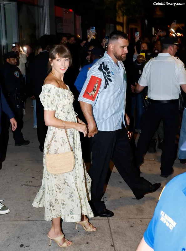 Taylor Swift photo 5 of 4190